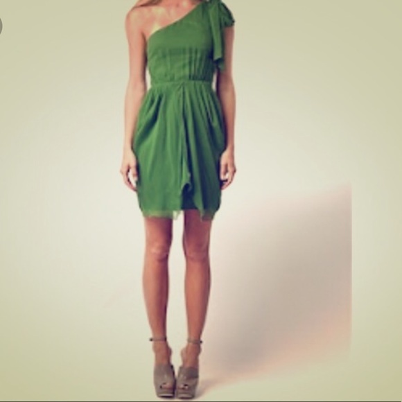 Alice + Olivia Dresses & Skirts - Alice + Olivia Green Cocktail Dress